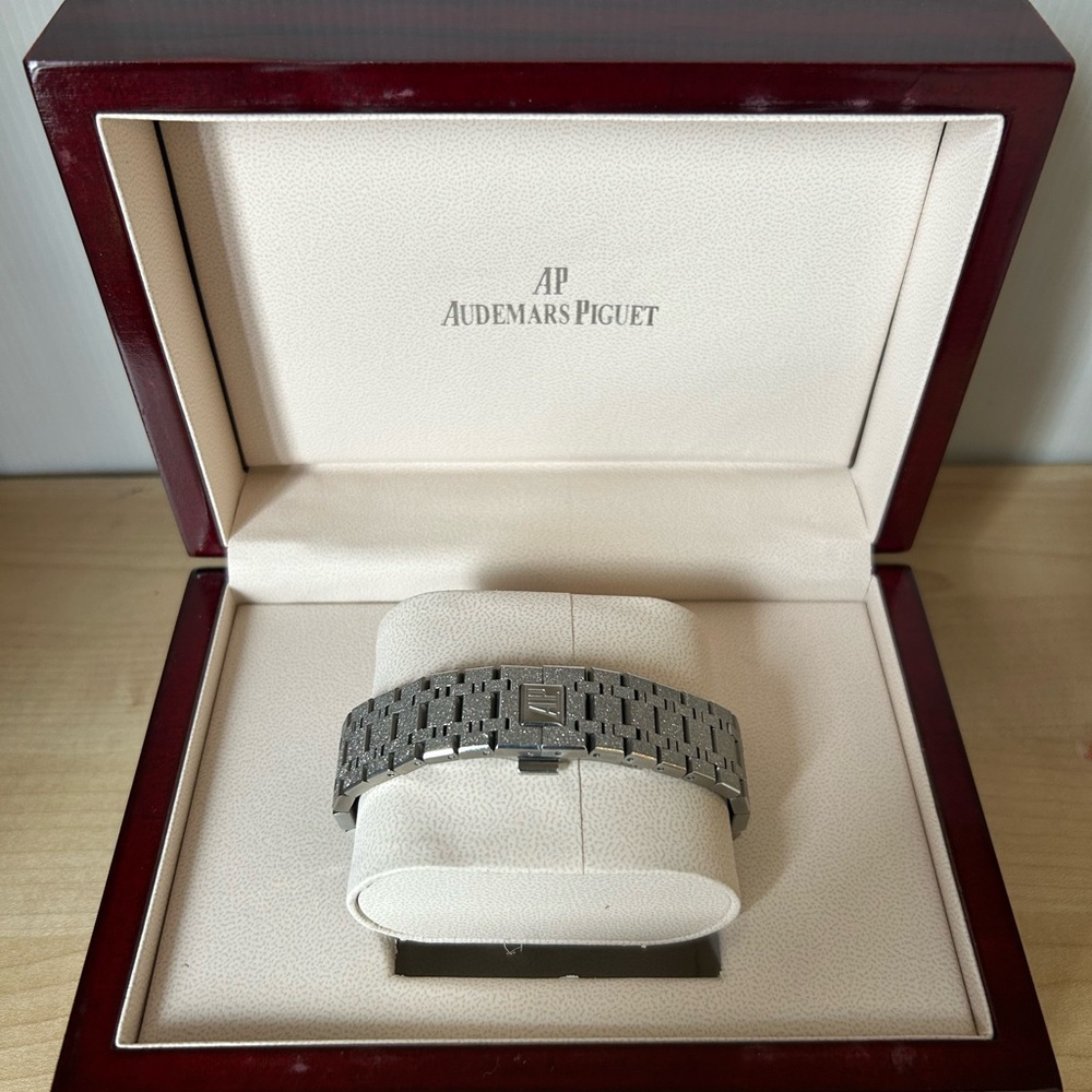 Audemars Piguet Royal Oak Frosted Blue Dial 41mm - Picture 4 of 7